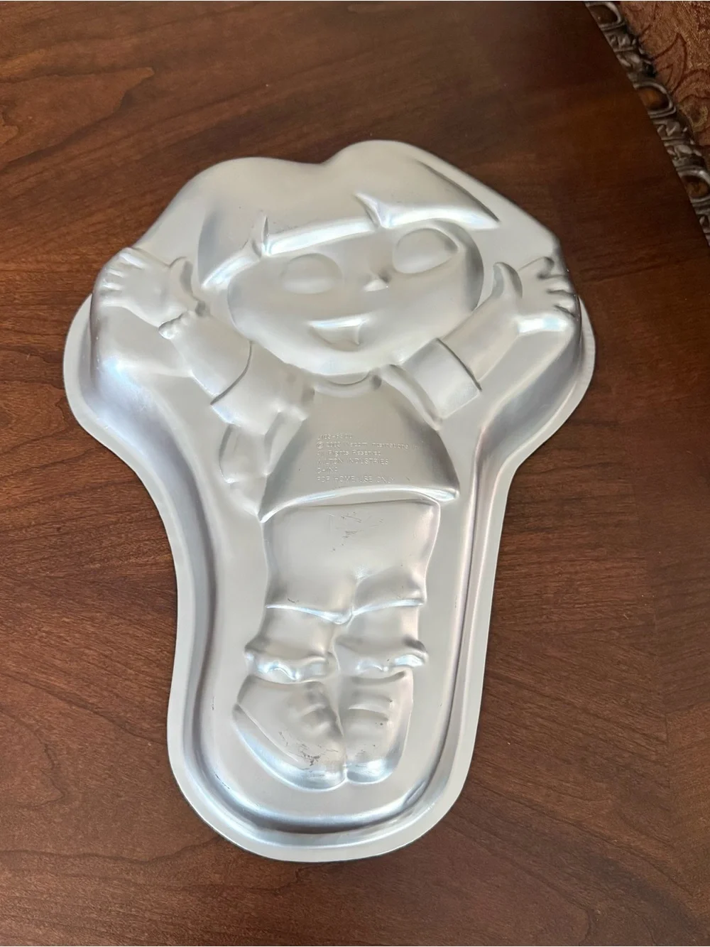 Wilton 2003 Dora the Explorer Cake Pan - Model 2105-6300